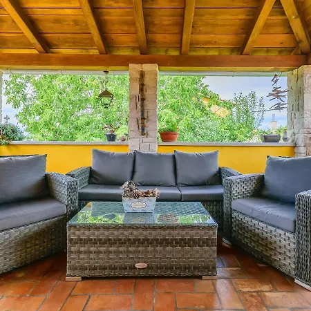 Ferienhaus Holiday Home Loreta By Interhome