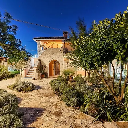 Holiday Home Loreta By Interhome Cabrunici