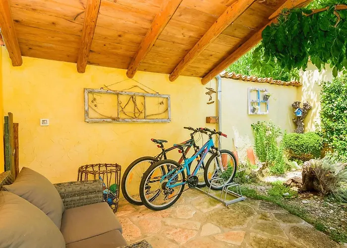 Loreta By Interhome Vakantiehuis Cabrunici