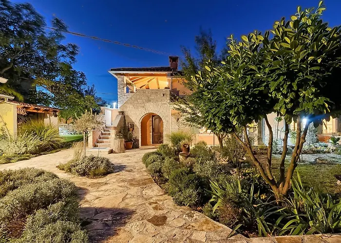 Loreta By Interhome Cabrunici