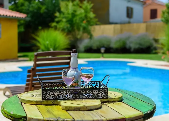 Loreta By Interhome Vakantiehuis Cabrunici