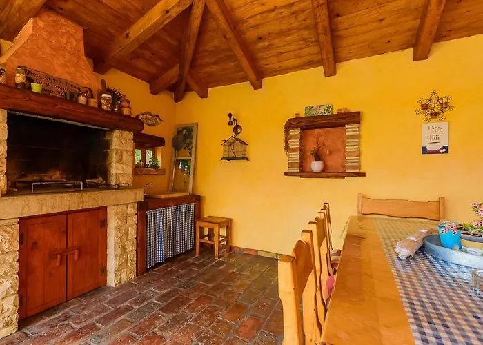 Loreta By Interhome Cabrunici