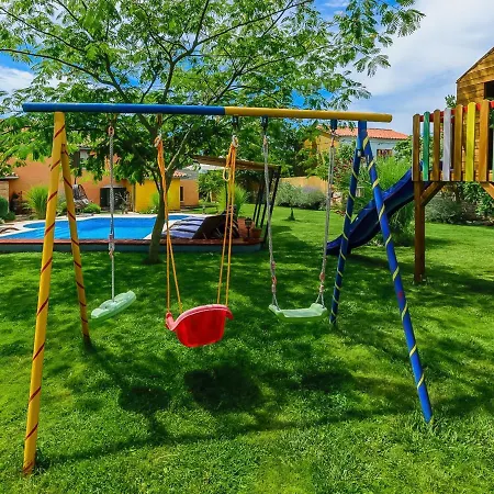 Holiday home Holiday Home Loreta By Interhome Cabrunici